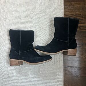UGG Black Cyrinda Suede Mid Calf Boots
